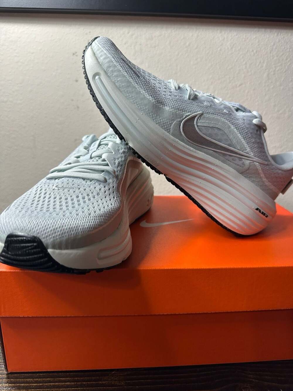 Nike Women's Air Winflo 12 Off White/Metallic Silver